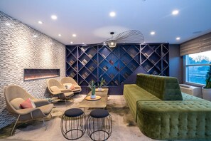 Lobby lounge - Sandman Hotel Hamilton (Hamilton)