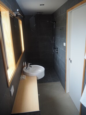 Bathroom shower - Out the Bay (Cape Foulwind)