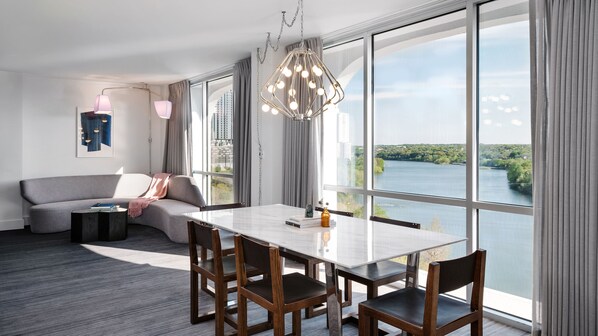 Suite (Bridge) | Servicio a la habitación