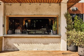 Exterior - The LINE Austin (Austin)