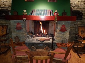 Fireplace - Gran Chalet Hotel (Vielha e Mijaran)