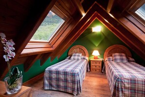 In-room safe, desk, blackout drapes, soundproofing - Gran Chalet Hotel (Vielha e Mijaran)