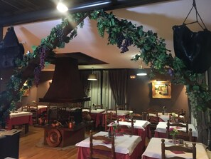 Free daily buffet breakfast  - Gran Chalet Hotel (Vielha e Mijaran)