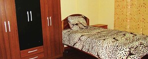 Down comforters, free WiFi, bed sheets - Amigos Del Mundo Guesthouse (Cusco)