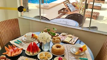 Free daily continental breakfast