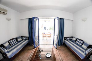 Caja de seguridad en la habitación, cortinas blackout y cunas gratuitas