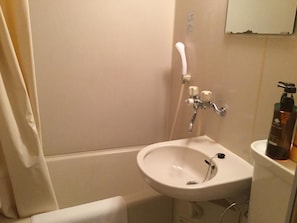 Vòi sen/bồn tắm kết hợp, đồ dùng nhà tắm miễn phí, máy sấy tóc 