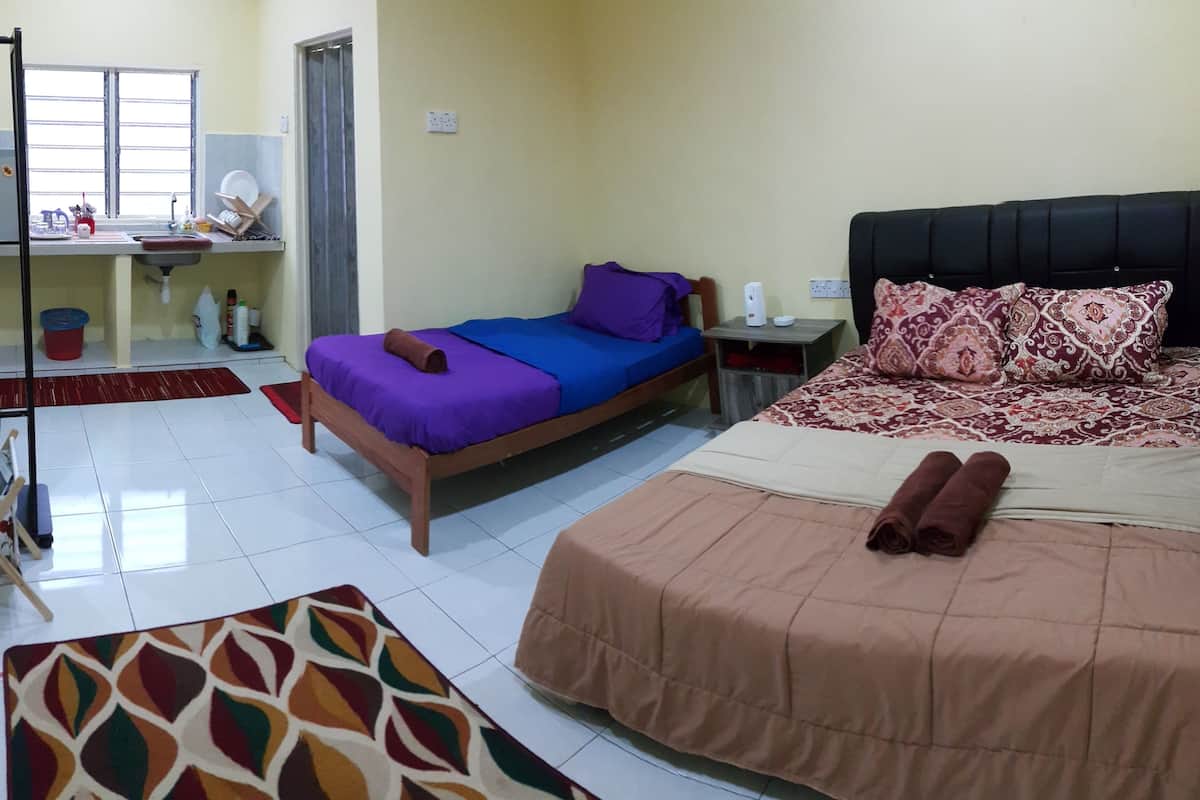 Individually furnished, iron/ironing board, free WiFi