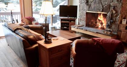 Slopeside Family Ski in, ,Wifi, Hot Tub, Pool, Yellowstone, Netflix