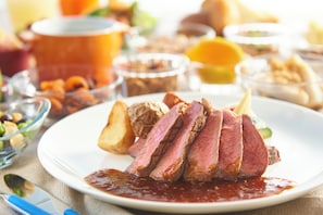 Daily buffet breakfast (JPY 2860 per person)