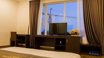 Quarto casal standard, 1 cama de casal | Frigobar, escrivaninha, Wi-Fi de cortesia