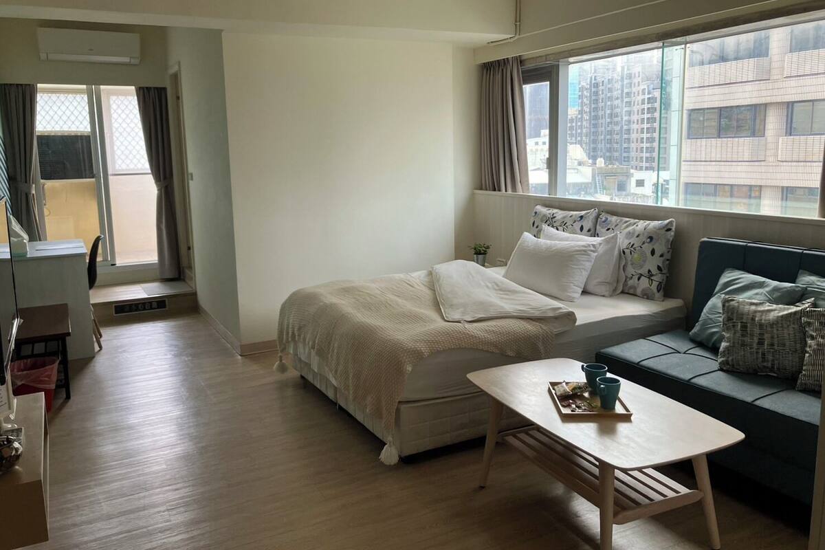 Superior Double Room | Desk, blackout curtains, soundproofing, free WiFi