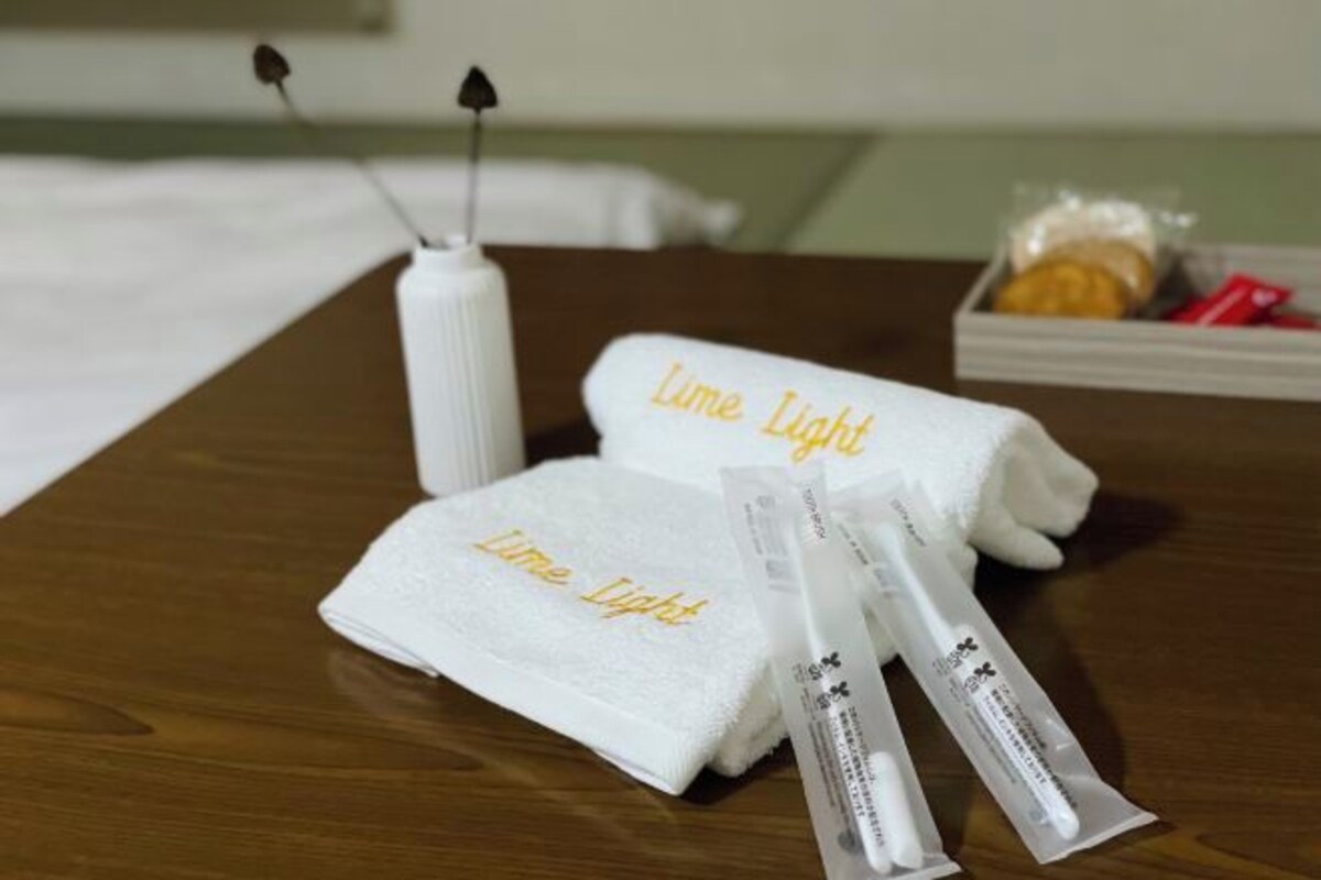Commodités de la salle de bain | Articles de toilette (gratuits), séchoir à cheveux, serviettes fournies