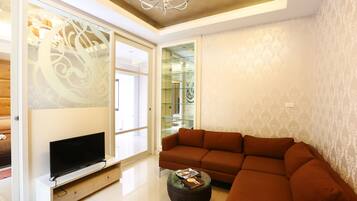 Premier Room | Desk, blackout curtains, iron/ironing board, free WiFi