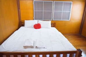 Rollaway beds, free WiFi