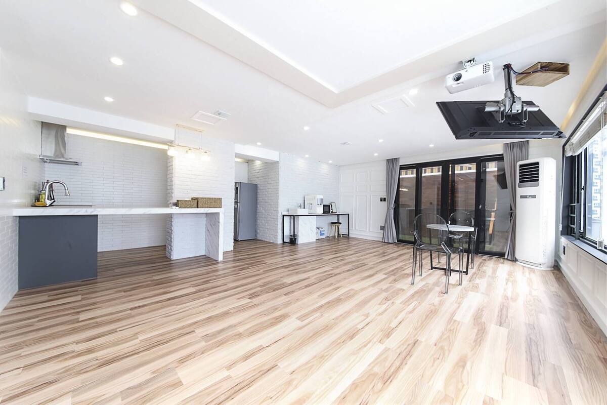 Mare Party House | Living area