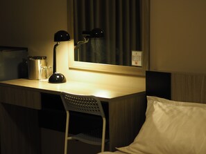 Deluxe Single Room | Room amenity - 28 Place (Bangkok)