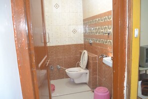 Deluxe Room Non Ac | Bathroom