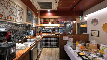 Daily buffet breakfast (JPY 2000 per person)