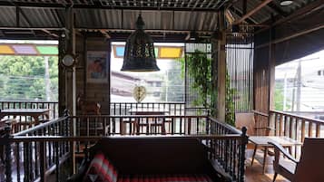 Bar (en el alojamiento)