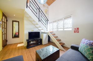 Signature Quadruple Room, 2 Double Beds, Mezzanine | Premium bedding, blackout drapes, iron/ironing board, free WiFi - Tainan Travel Inn - ChengGong Univ (Tainan)