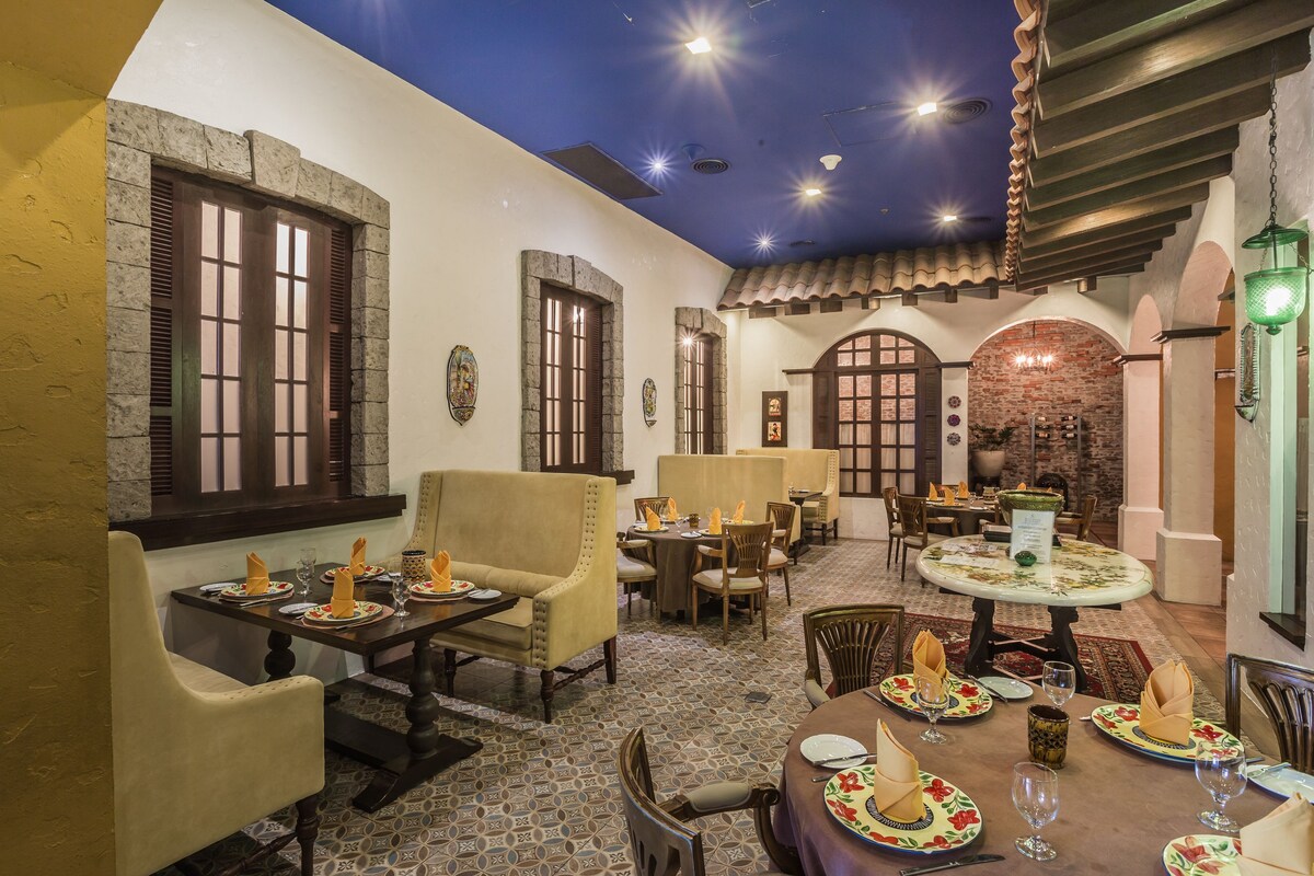 Alpha Suites, dining