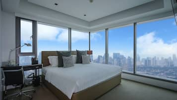 Deluxe Suite, 2 Bedrooms | Premium bedding, pillow-top beds, minibar, in-room safe