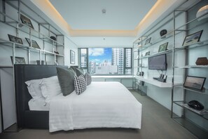Suite, 1 Bedroom | Premium bedding, pillowtop beds, minibar, in-room safe - The Alpha Suites (Makati)