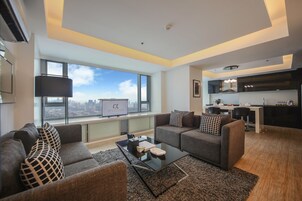 Deluxe Suite, 2 Bedrooms | City view