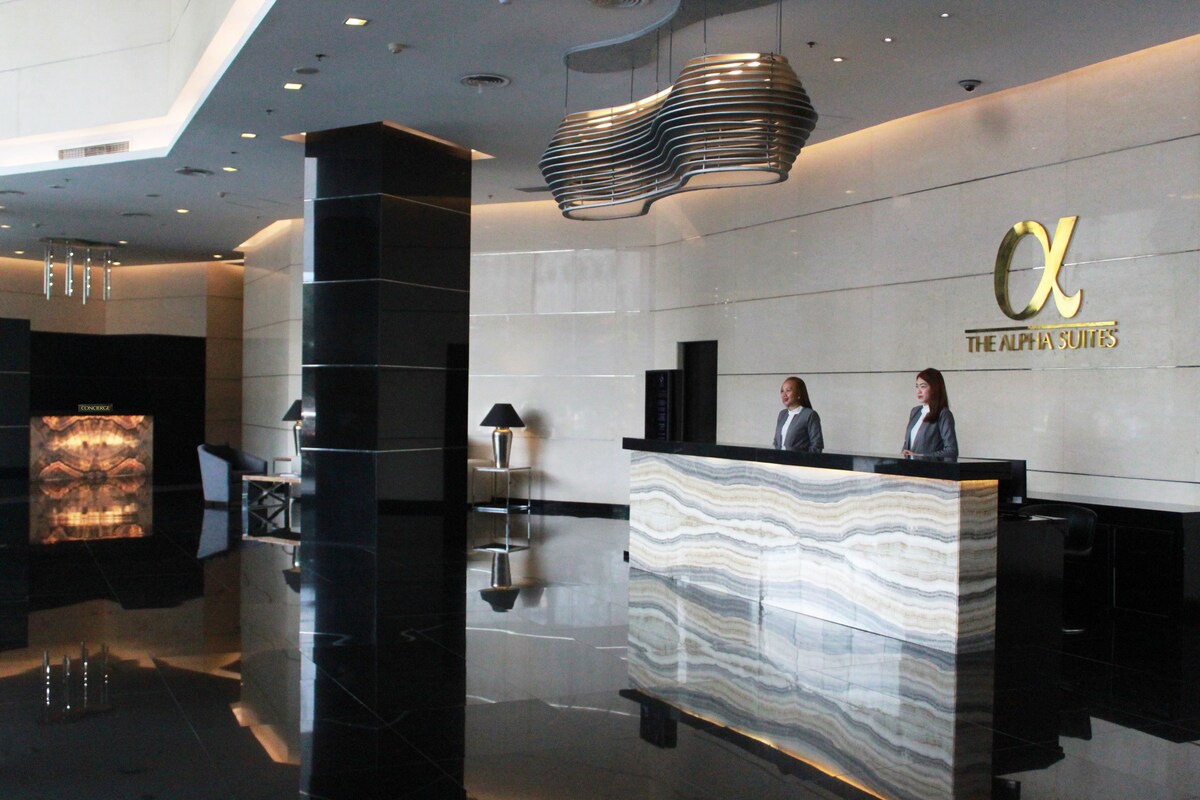 Alpha Suites, Reception