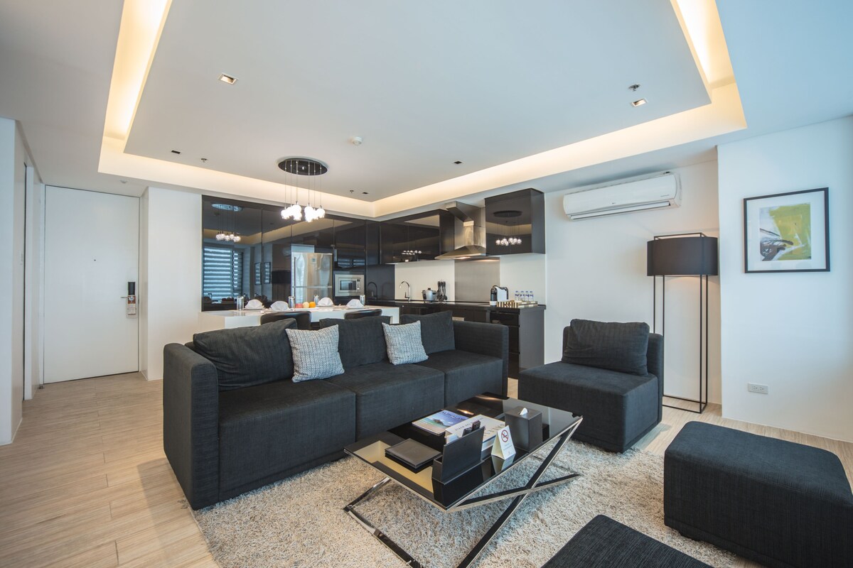 Suite, 2 Bedrooms | Living room