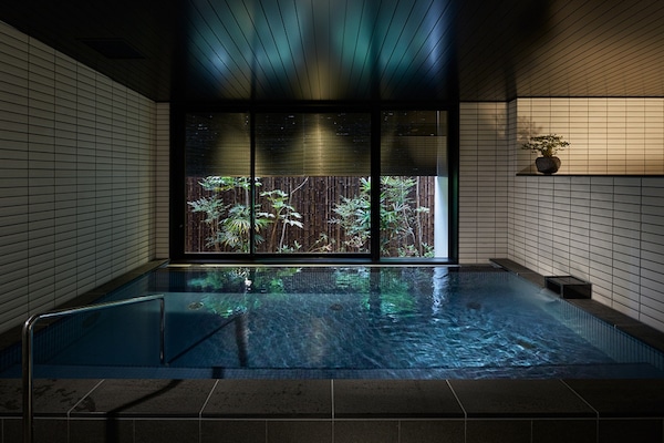 Bồn tắm spa trong nhà
