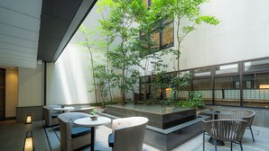 Courtyard - Hotel Resol Trinity Kyoto (Kyoto)