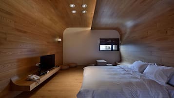 Familie vierpersoonskamer | Een minibar, een bureau, geluiddichte muren, gratis wifi