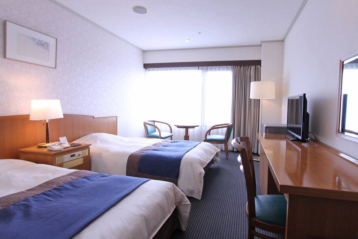 in-room safe, desk, blackout curtains, free wifi