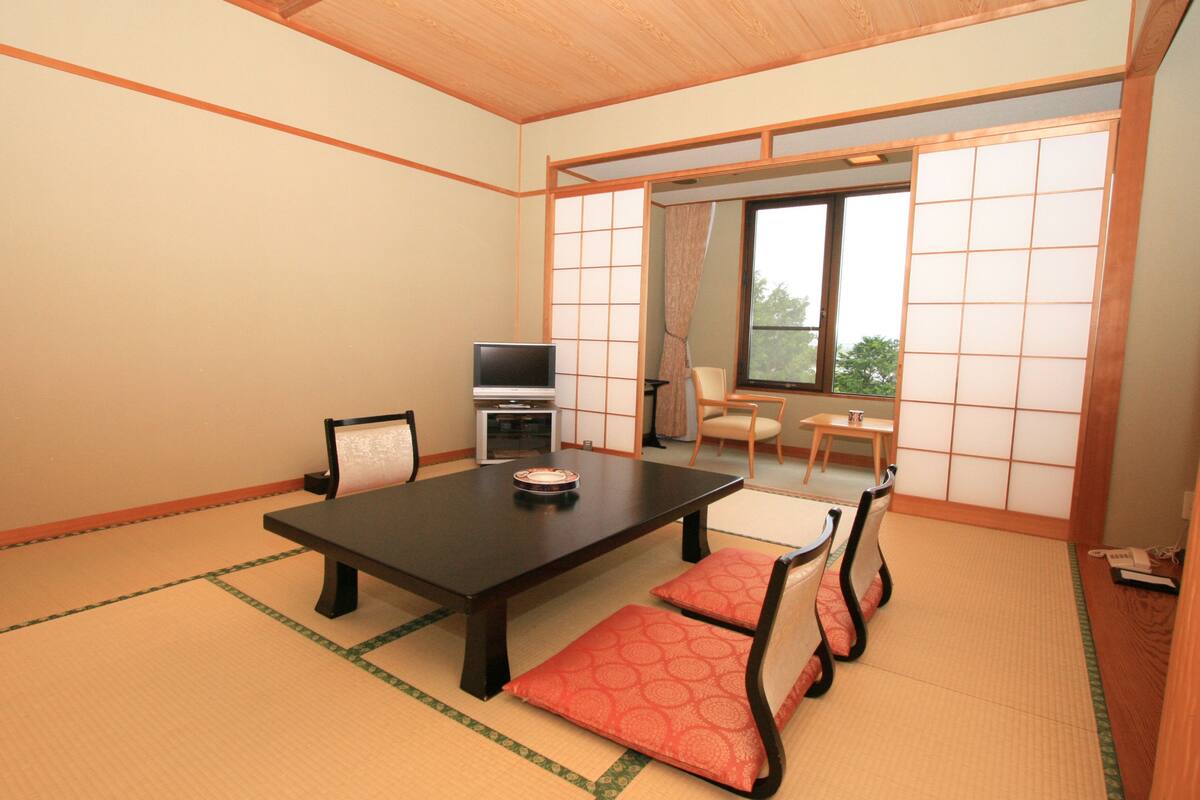 japanese style room | in-room safe, desk, blackout curtains, free wifi