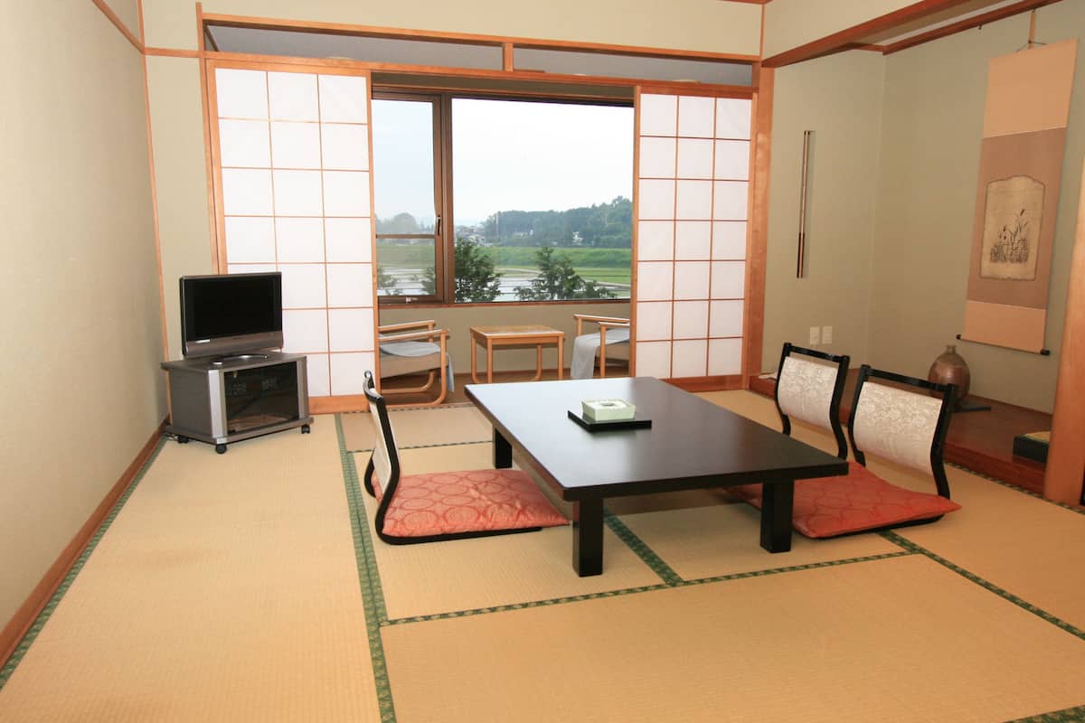 japanese style room | in-room safe, desk, blackout curtains, free wifi