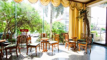 Lobby-Lounge