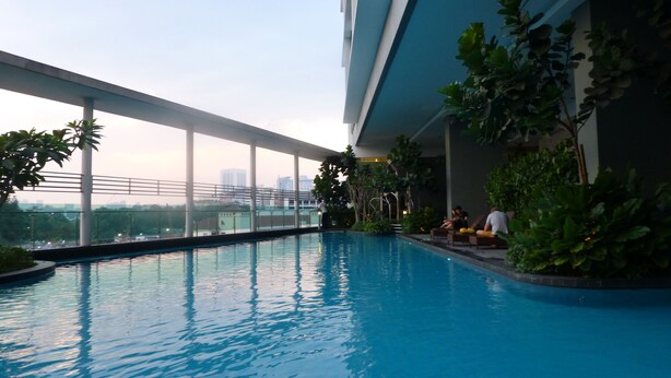 Outdoor pool - Oris Casa Resident (Kuala Lumpur)
