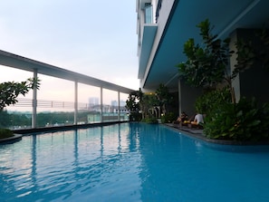 Outdoor pool - Oris Casa Resident (Kuala Lumpur)