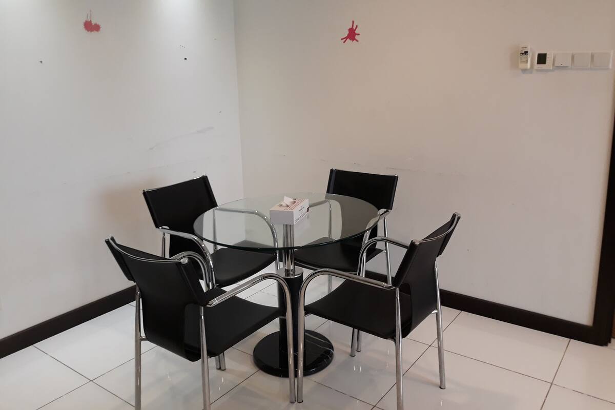 Suite monolocale Executive, 3 camere da letto, vista città | Pasti in camera