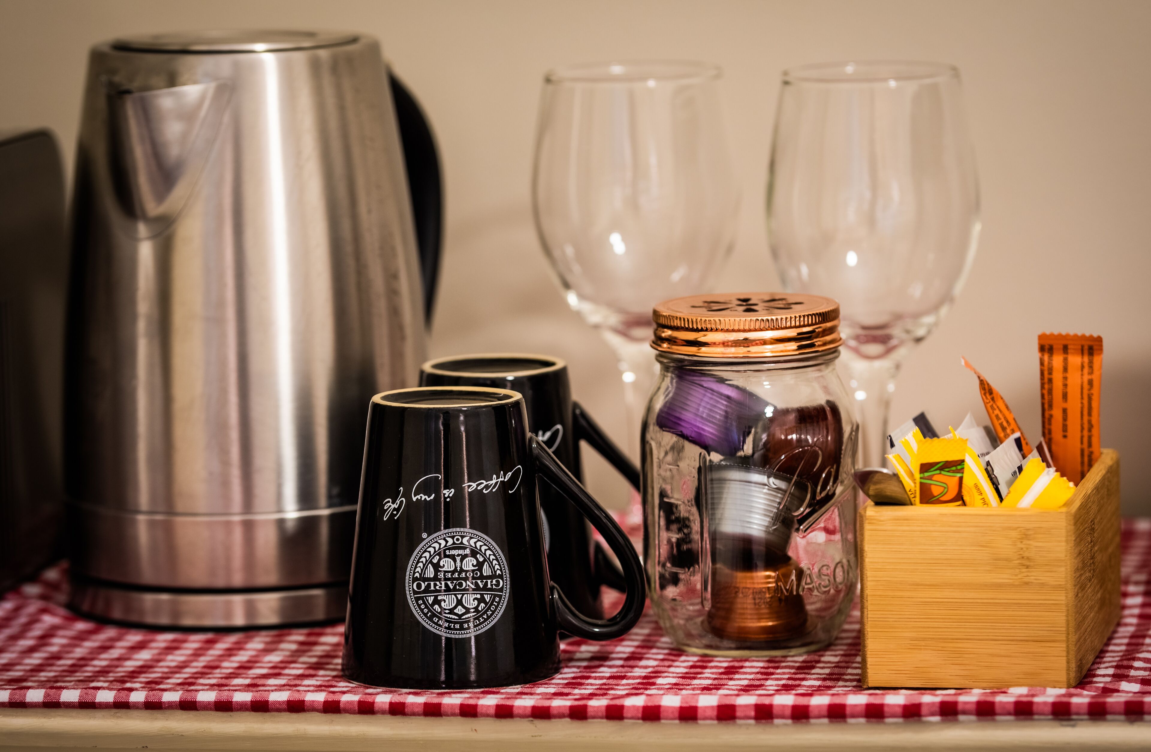 queen suite | coffee and/or coffee maker