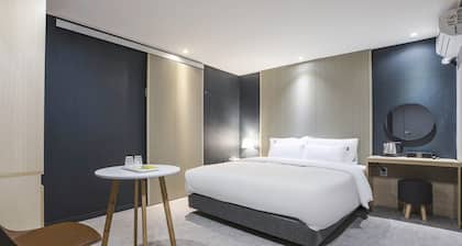 JJ Hotel