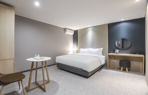 Quarto casal, para não fumantes | Wi-Fi de cortesia, roupa de cama