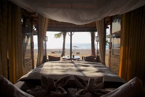 View from room - Dunhill Beach Resort (Canacona)