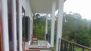 Deluxe Bungalow | Balcony