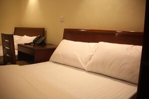 Deluxe Triple Room | Individually furnished, desk, free WiFi - Fortune Hotel (Kampala)