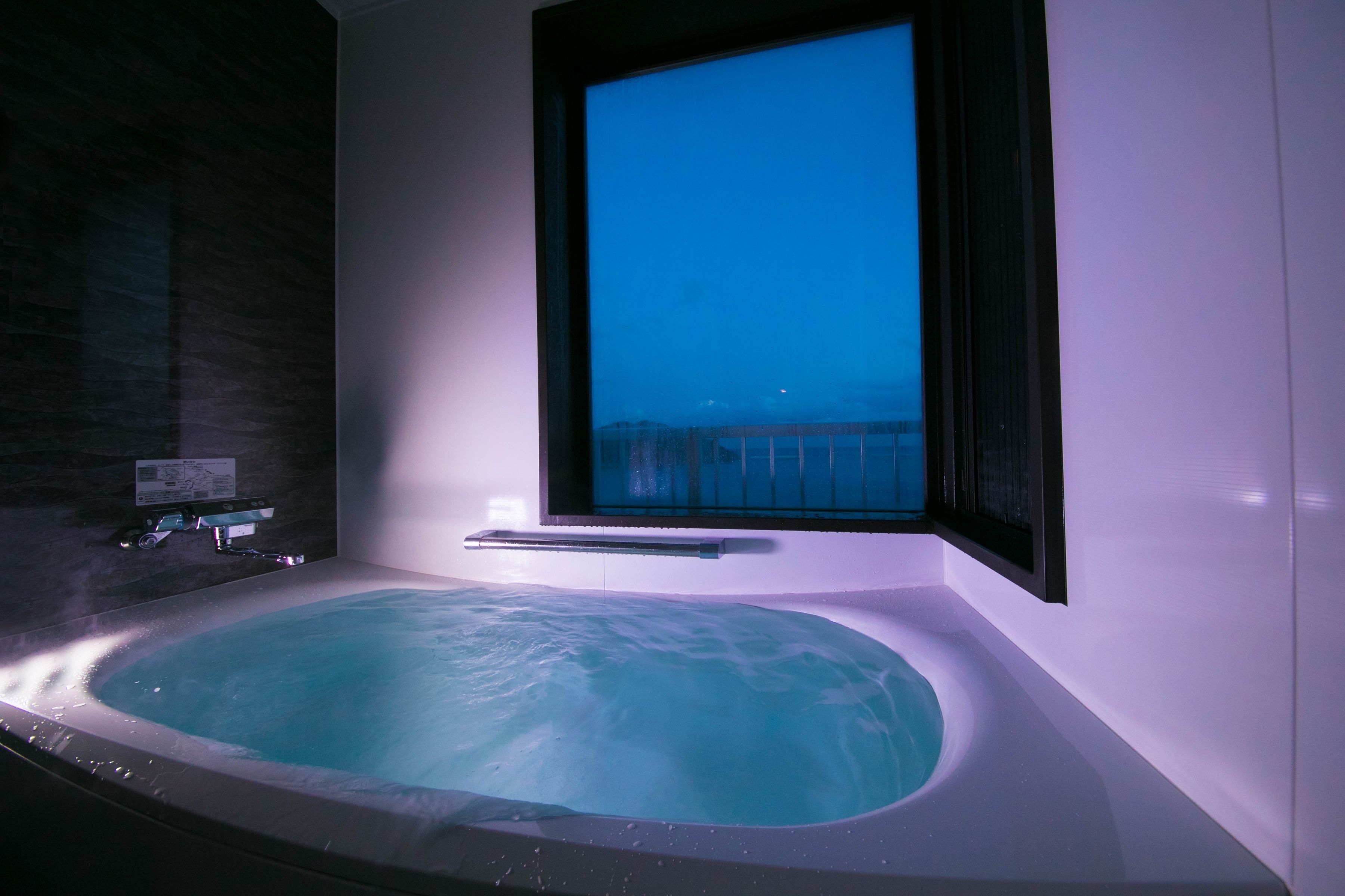 Top Floor Premium Room - ocean front-, Non Smoking, Private Bathroom | Deep soaking bathtub