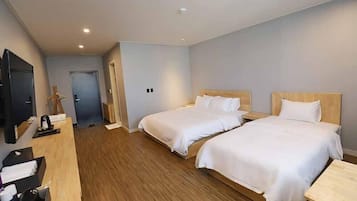 Suite Room | Individually decorated, individually furnished, free WiFi