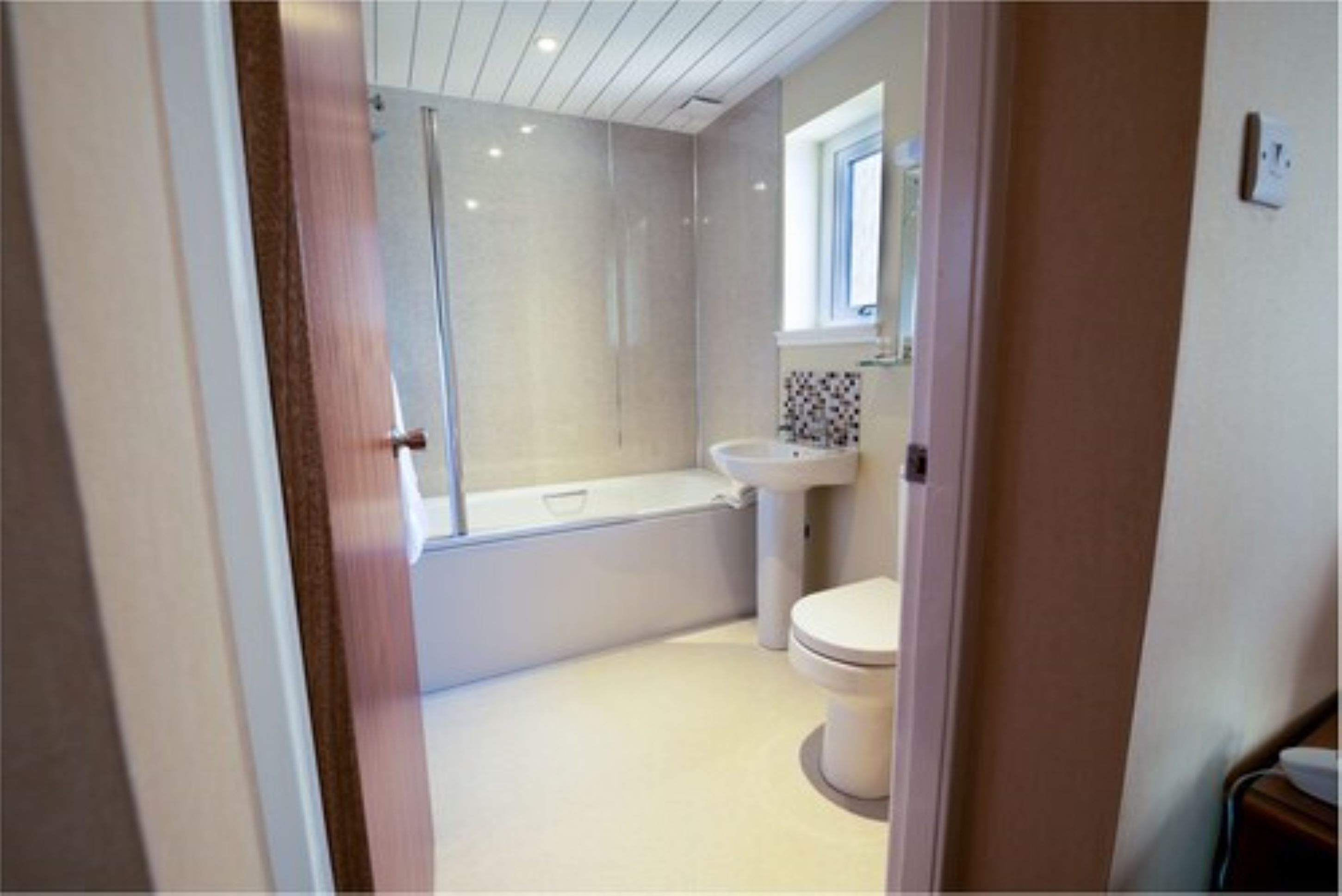 twin room | bathroom | rainfall showerhead, free toiletries, towels, soap